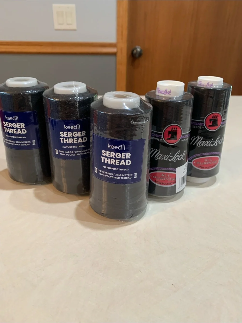 Keedll Maxi-Lock Black Serger Thread. Bundle of 5.